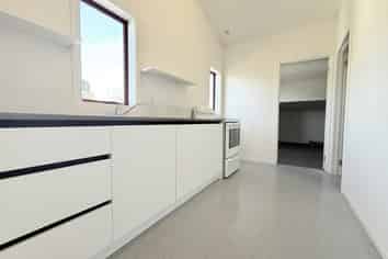 Airport Freight Forwarding Office  | 106 m2