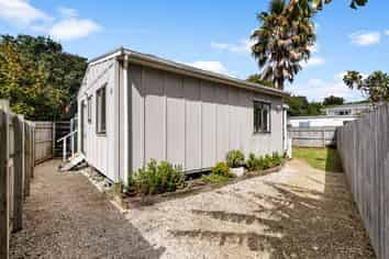 9A Ivy Place, Birkdale