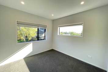 8/8 Valron Road, Te Atatu South