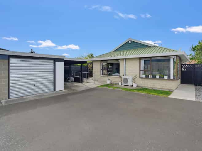 2/244 Main North Road, Redwood