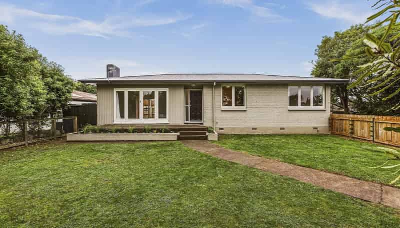 14 Lipscombe Crescent, Havelock North