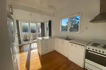 10 Karamu Street, Ngaio