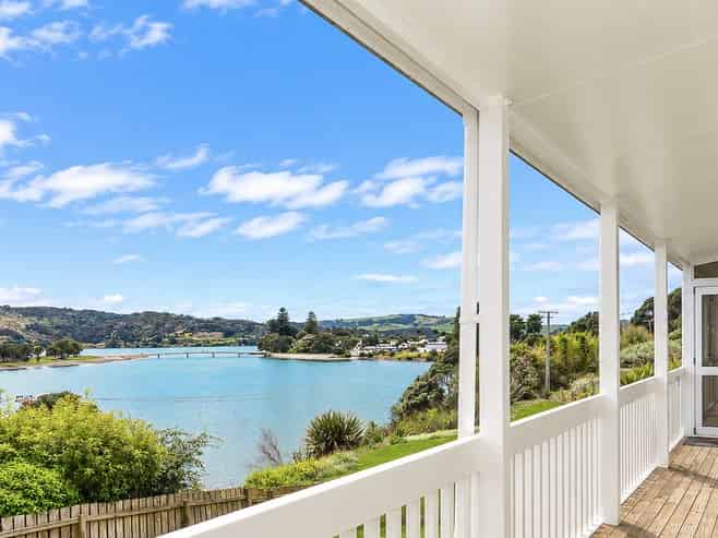 32 Wainui Road, Raglan