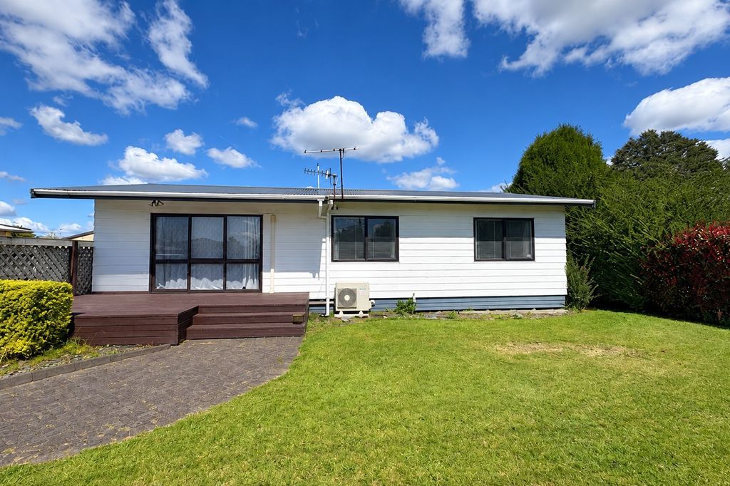 Charming Two-Bedroom Home Close to Town 1
