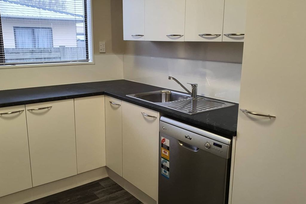 Charming Two-Bedroom Home Close to Town 3