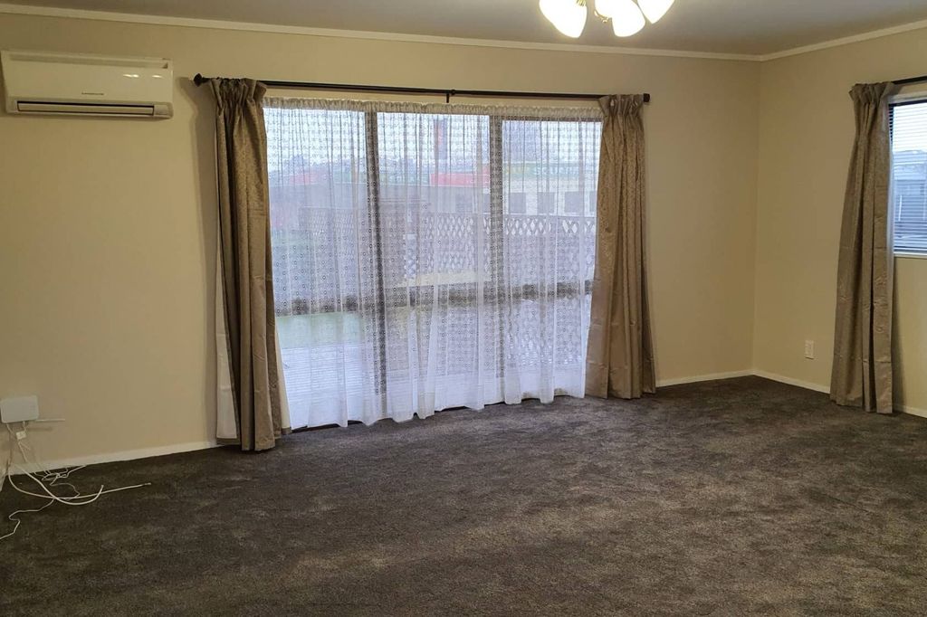 Charming Two-Bedroom Home Close to Town 4