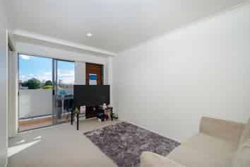 3E/30 Westward Ho Road, Glen Eden