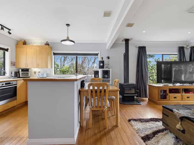 303 Pollok Wharf Road, Pollok