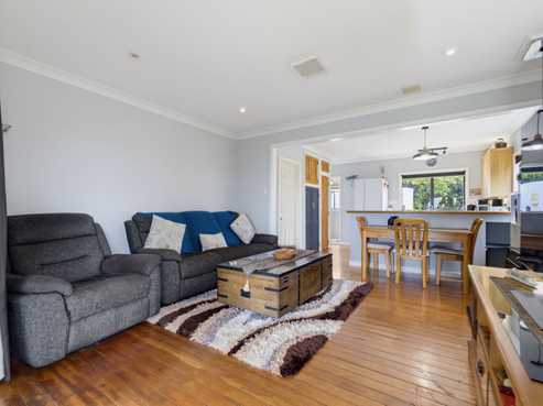 303 Pollok Wharf Road, Pollok
