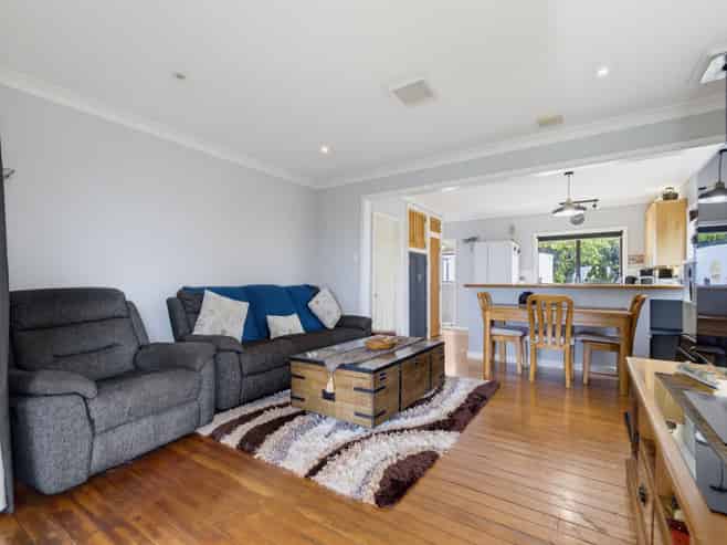 303 Pollok Wharf Road, Pollok