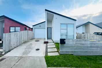 11 Puwha Street, Massey