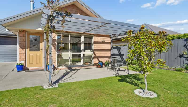 2 Jackmin Lane, Burwood