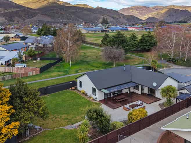 28 Coleraine Street, Cromwell