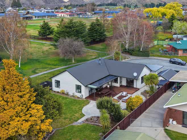 28 Coleraine Street, Cromwell
