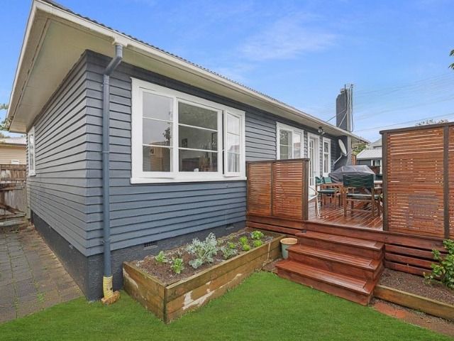 Three Bedrooms in Te Awamutu 3