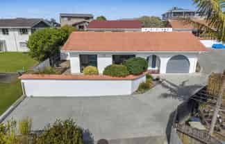 12A Eagle Place, Red Beach