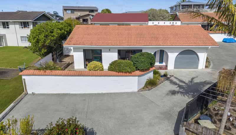 12A Eagle Place, Red Beach