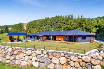 1445A South Road, Oakura