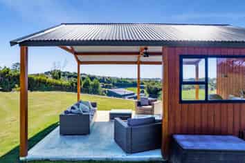 1445A South Road, Oakura