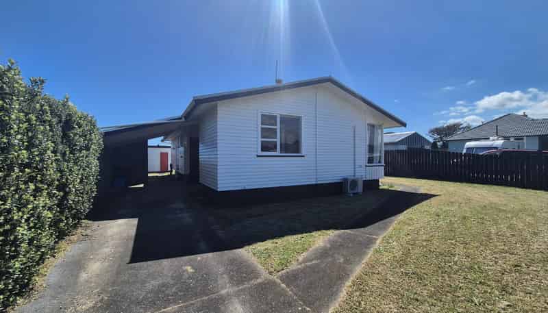 5 Clouston Place, Opunake