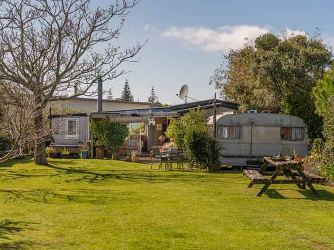 360 Main Road, Tairua