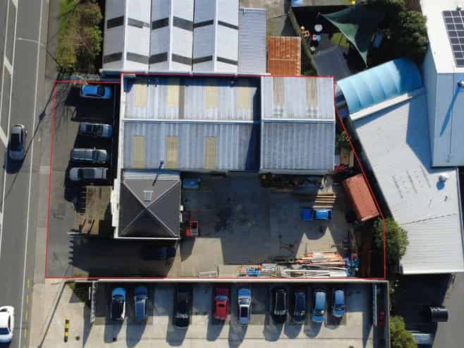 High-Exposure Premises - Office, Warehouse & Yard