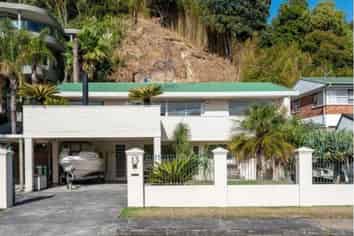 13 Rogers Avenue, Eastern Beach