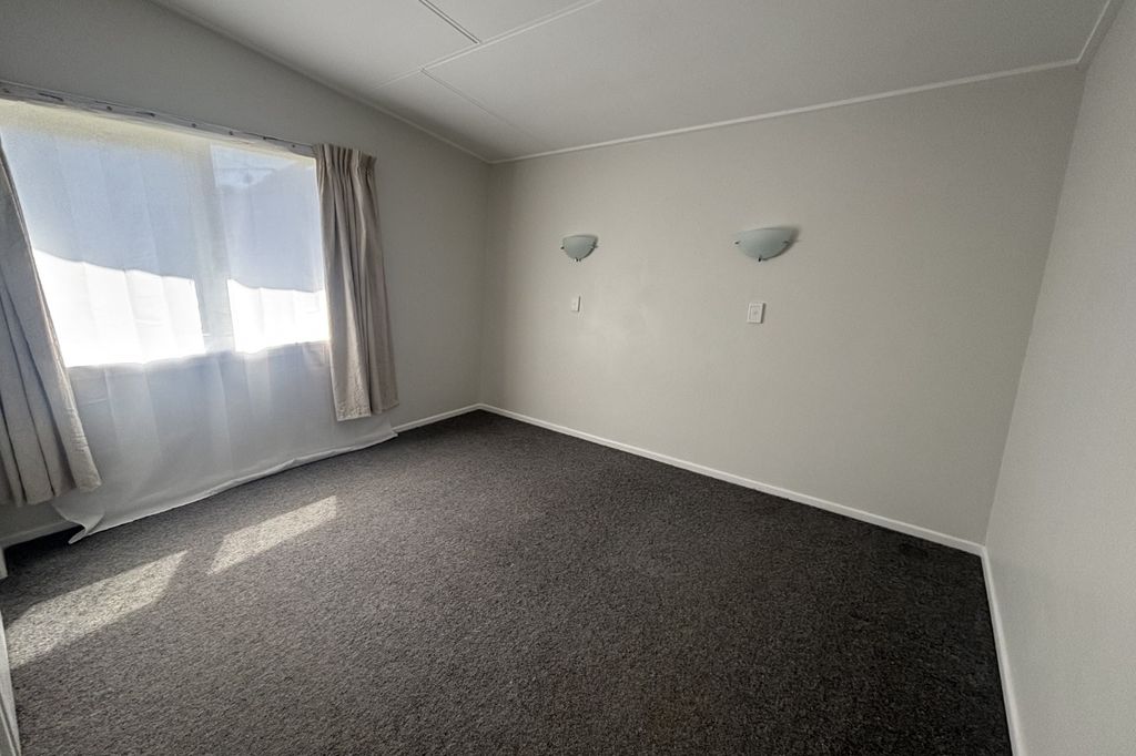 Private & Easy-Care One-Bedroom Unit in Matua 4