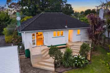 98 Anzac Road, Morningside