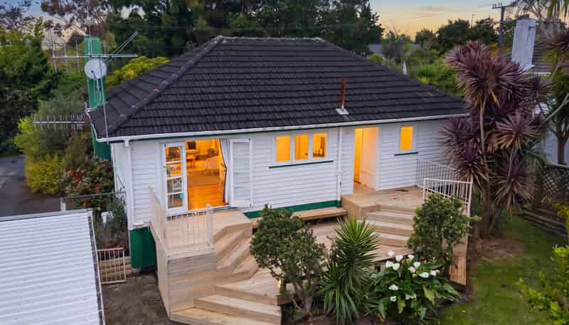 98 Anzac Road, Morningside