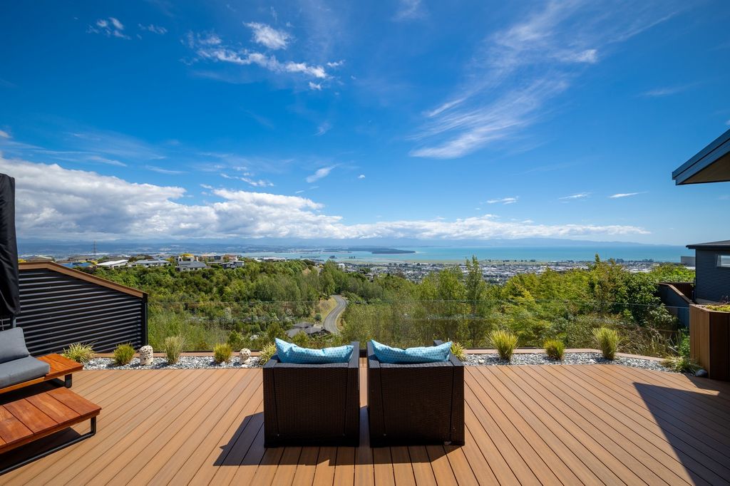 Premium Living with an Ultimate Garaging Advantage 1