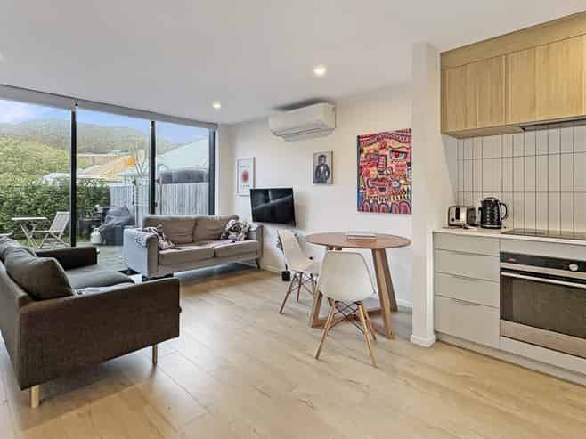 10/1 Rainey Grove, Taita