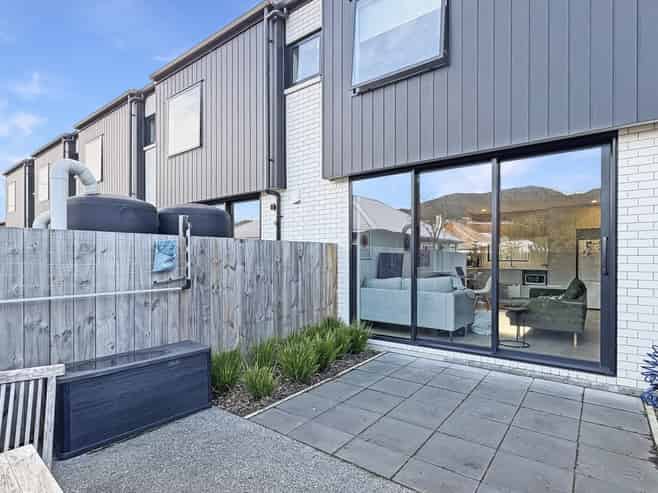 10/1 Rainey Grove, Taita