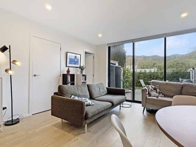 10/1 Rainey Grove, Taita
