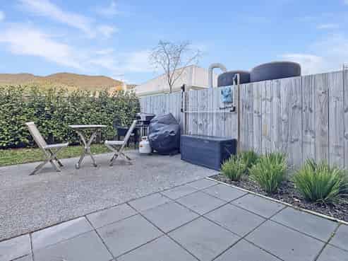 10/1 Rainey Grove, Taita