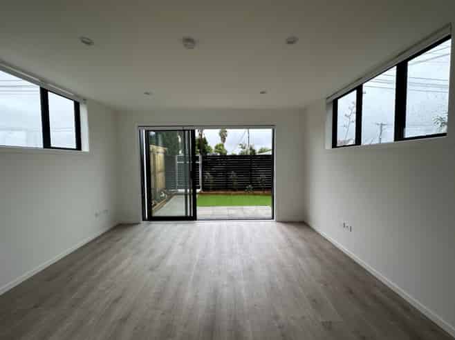 5/12 Tawa Road, Te Atatu Peninsula