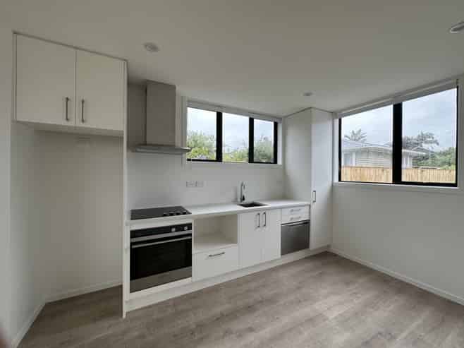 5/12 Tawa Road, Te Atatu Peninsula