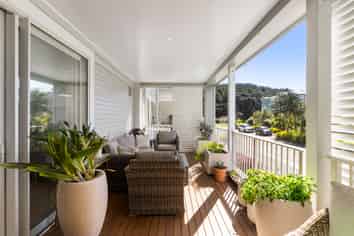 201 Hibiscus Drive, Orewa