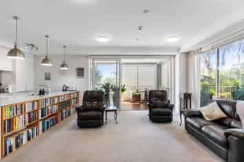 201 Hibiscus Drive, Orewa