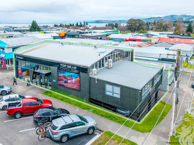 Prominent Fringe Retail Space Available