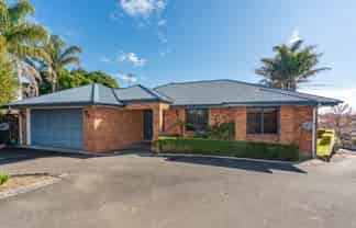 70B Brymer Road, Grandview Heights