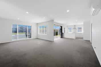 11 Faringdon Boulevard, Rolleston