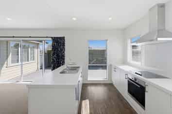 11 Faringdon Boulevard, Rolleston