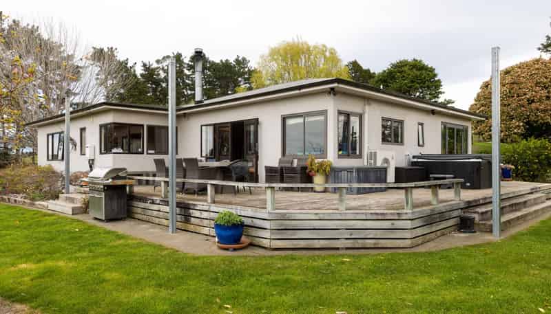 612 Flag Range Road, Sherenden