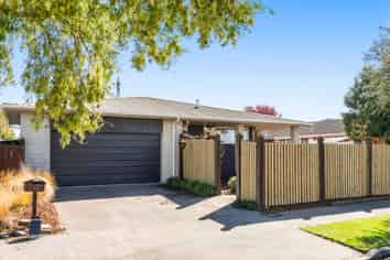 43 Dunbarton Street, REDWOOD