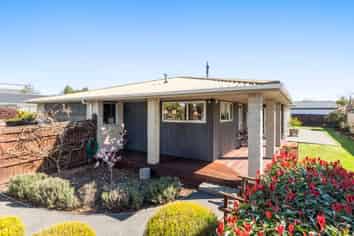 43 Dunbarton Street, REDWOOD