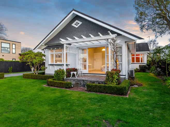 20 Roa Road, Fendalton