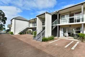 2/420a Hibiscus Coast Highway, Orewa
