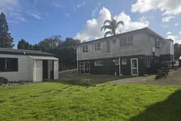 18 Olivine Street, Poike