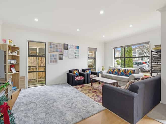 11 Carrickdawson Drive, Flat Bush